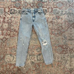Abercrombie High Rise Mom Jean Size 26